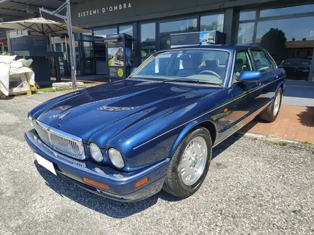 Jaguar XJ6