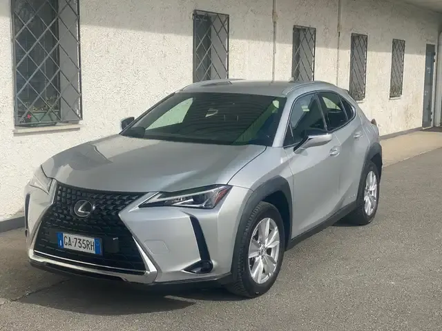 Lexus UX 250h