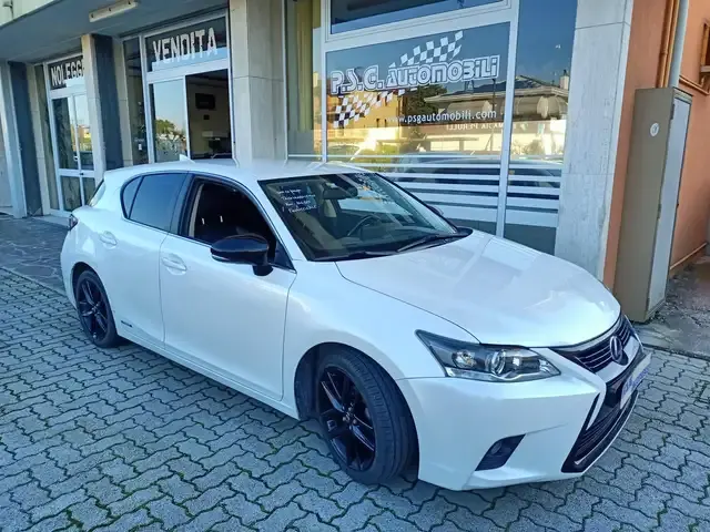 Lexus CT 200h