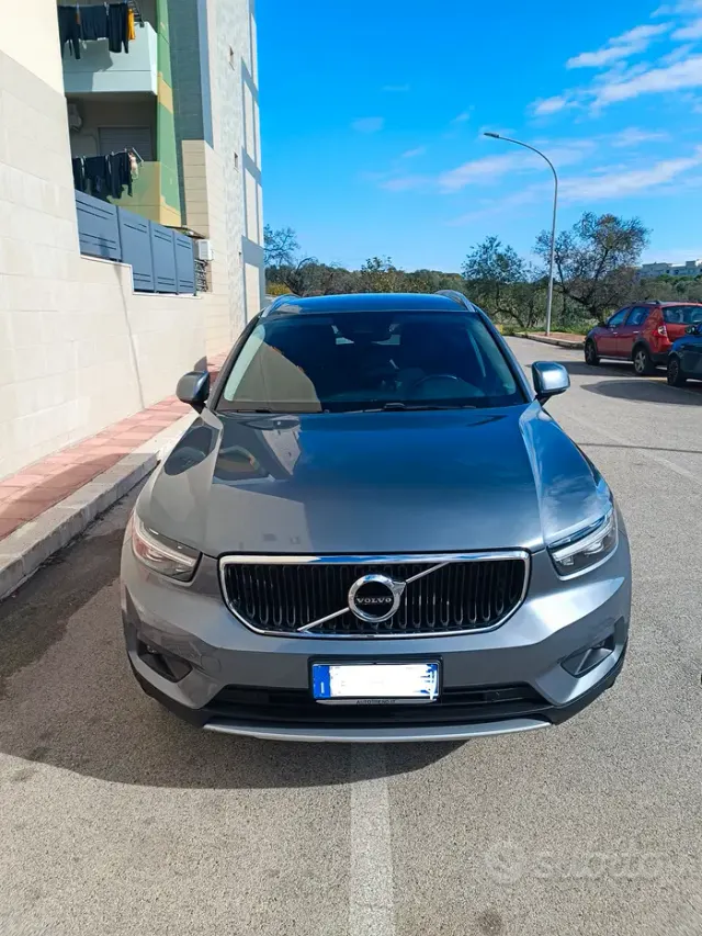 Volvo XC40 (2017-->)