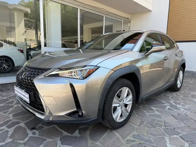 Lexus UX 200