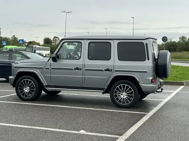 Mercedes-Benz G 400
