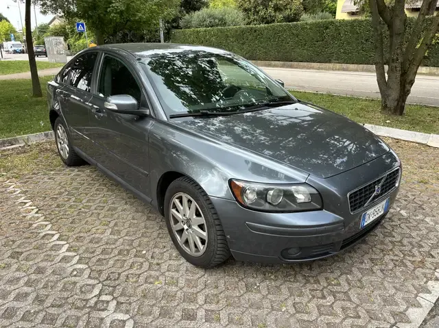 Volvo S40