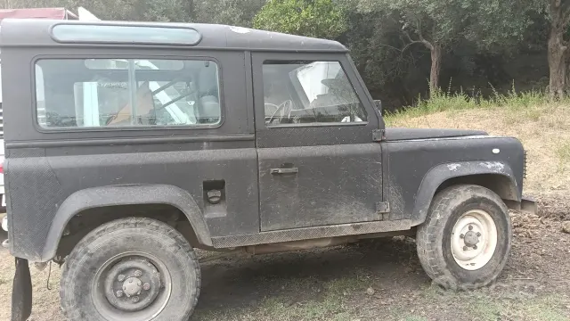 Land Rover Defender