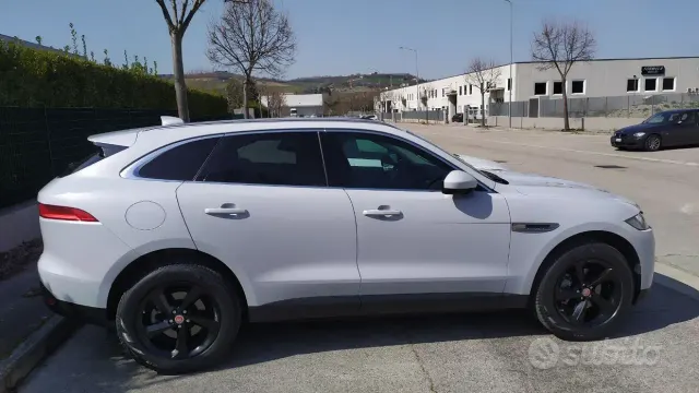 Jaguar F-Pace (X761)
