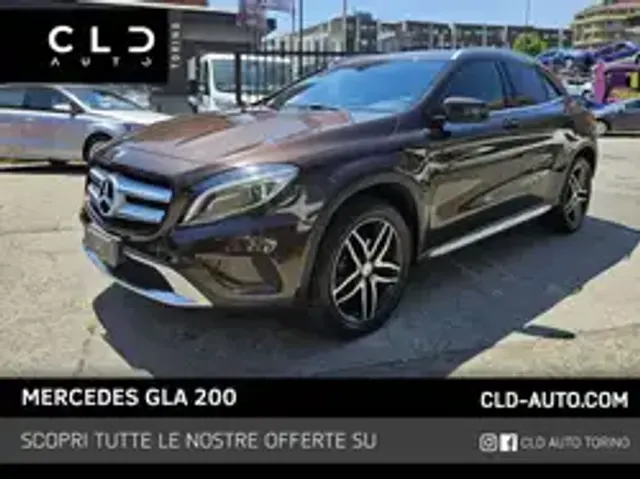 Mercedes-Benz GLA 200