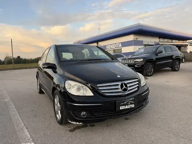 Mercedes-Benz B 170