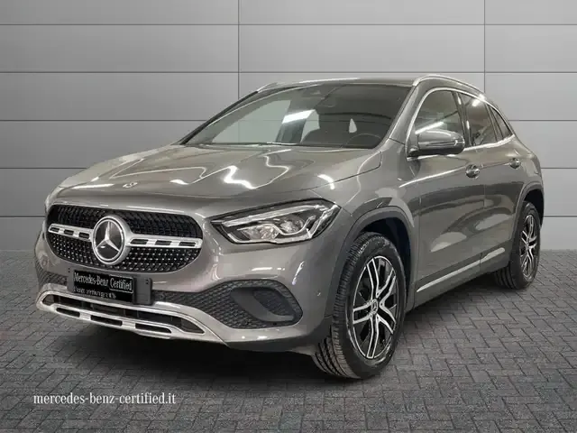 Mercedes-Benz GLA 200