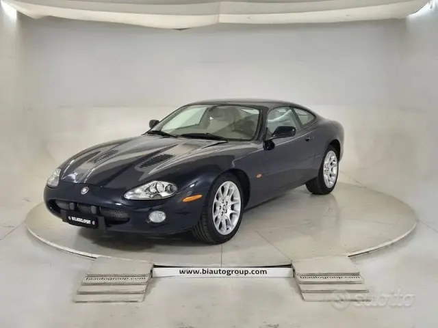 Jaguar XK8/XKR (X100)