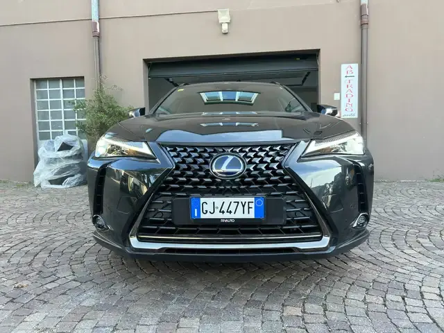 Lexus UX 200