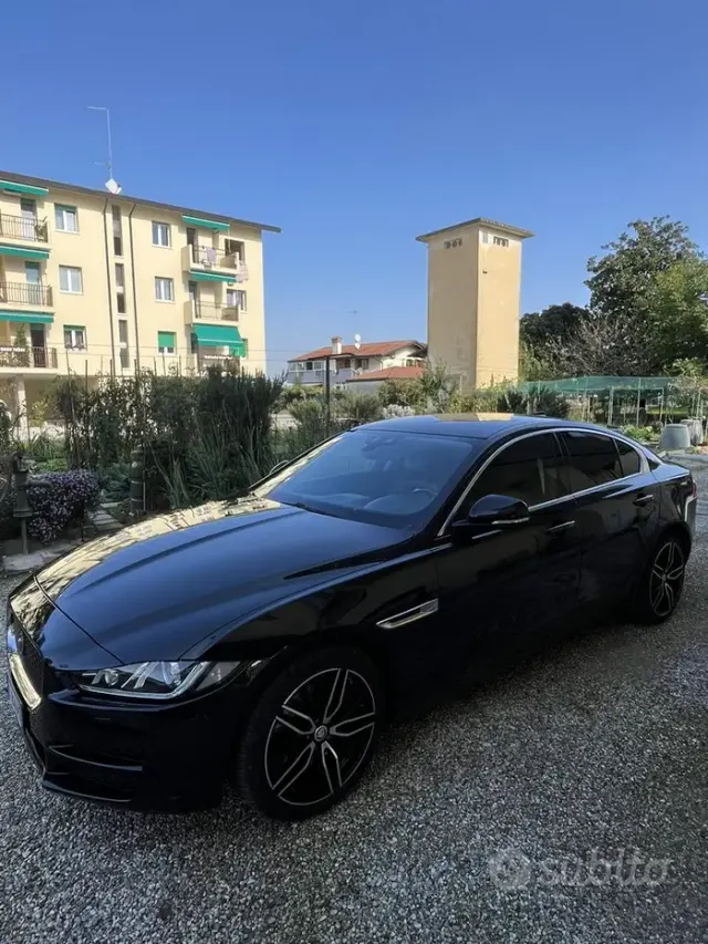 Jaguar XE (X760)