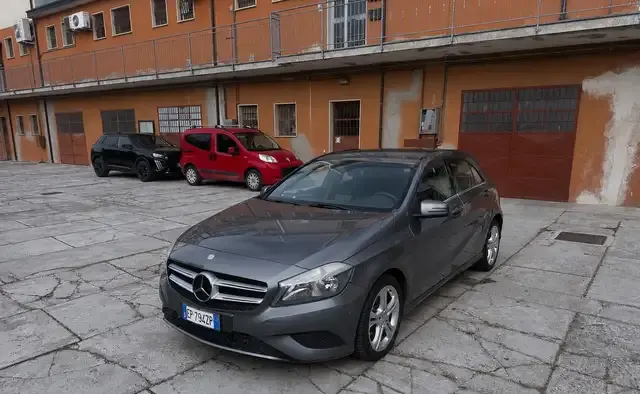 Mercedes-Benz A 180