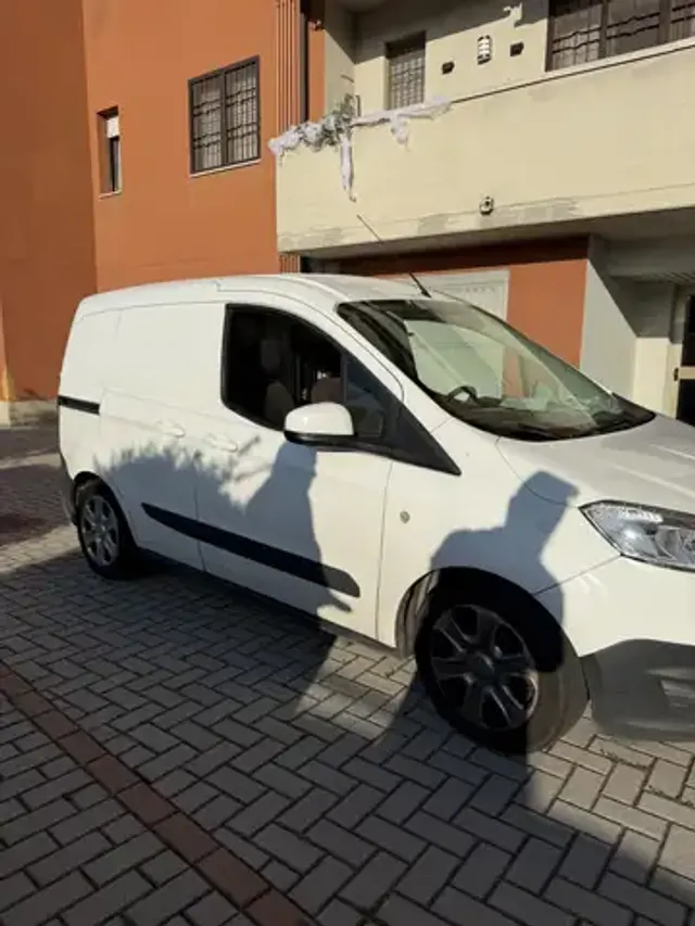 Ford Transit Courier