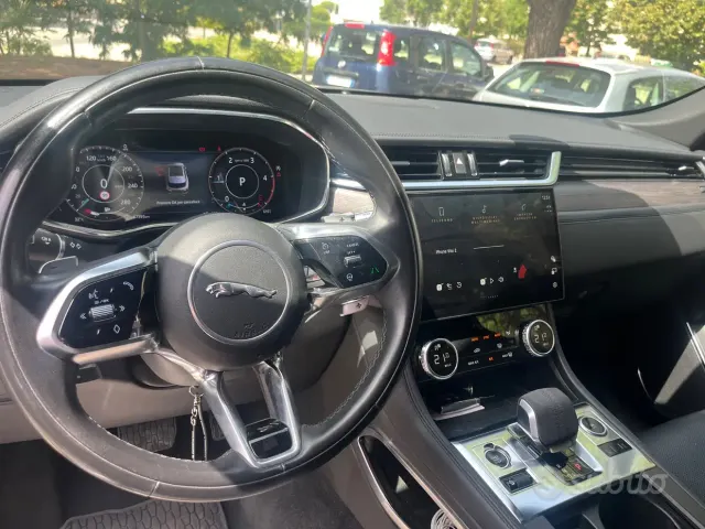 Jaguar F-Pace (X761)