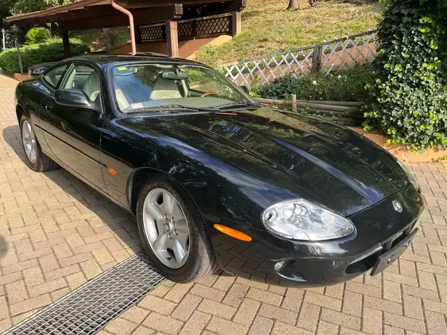 Jaguar XK8
