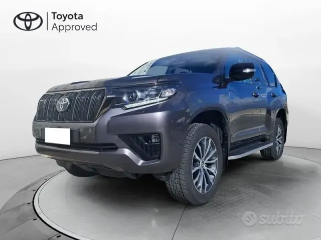Toyota Land Cruiser V8
