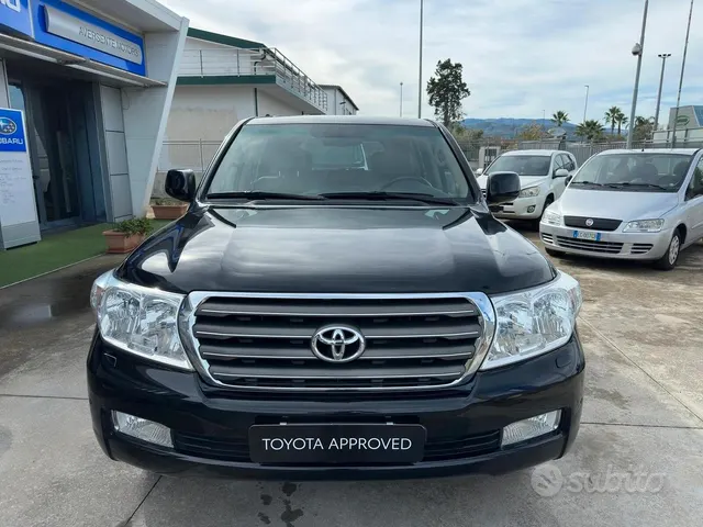 Toyota Land Cruiser V8