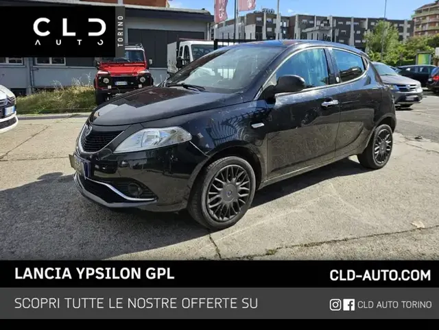 Lancia Ypsilon