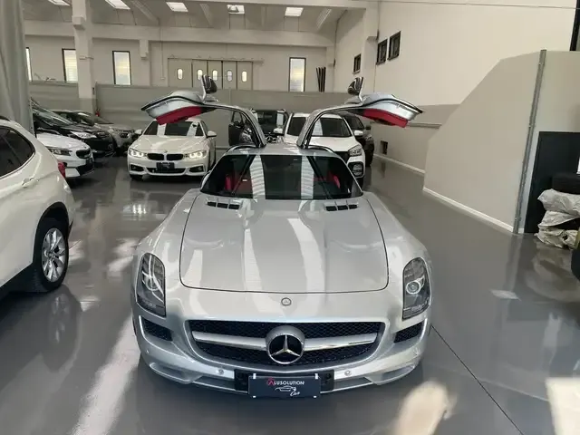 Mercedes-Benz SLS