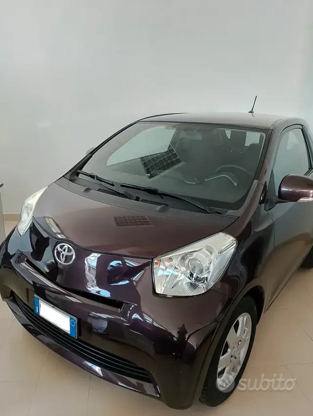 Toyota iQ