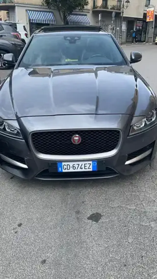 Jaguar XF