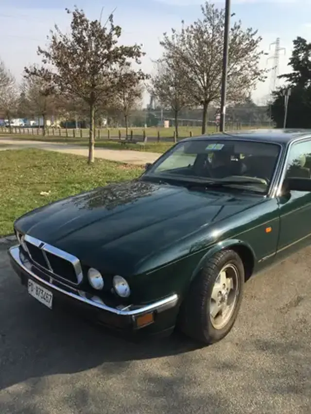 Jaguar XJ6