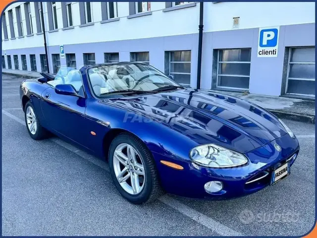 Jaguar XK8/XKR (X100)