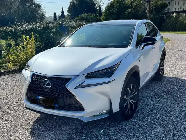 Lexus NX 300h