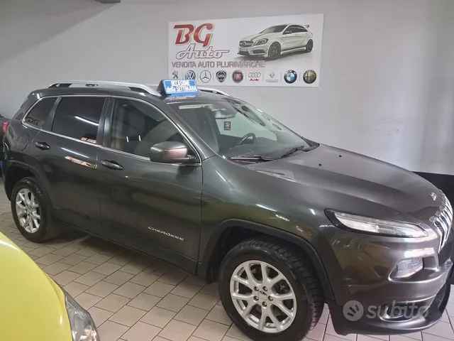 Jeep Cherokee 4ªs. 14-18