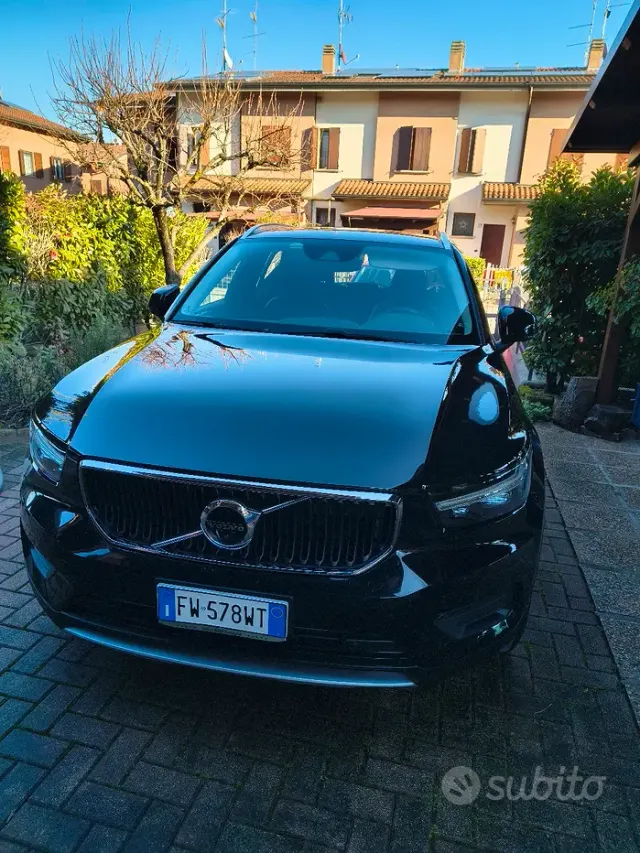 Volvo XC40 (2017-->)