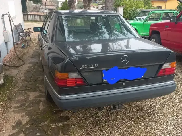 Mercedes-Benz 250