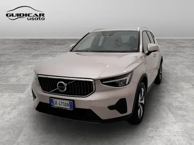 Volvo XC40 (2017-->)