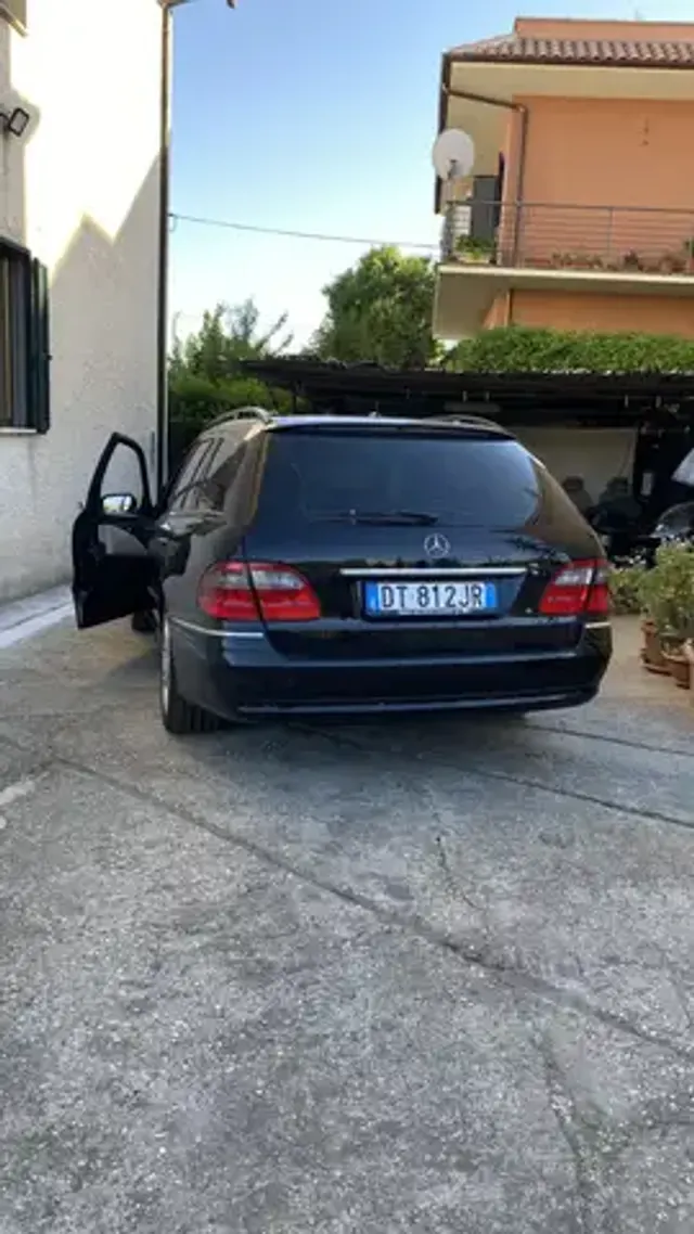 Mercedes-Benz E 220