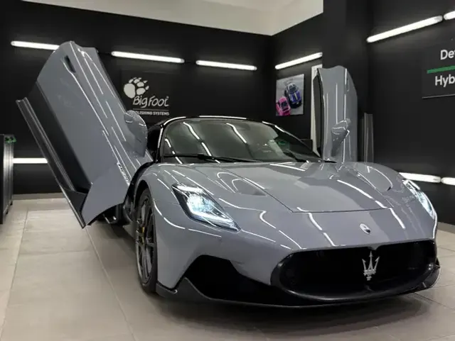 Maserati MC20