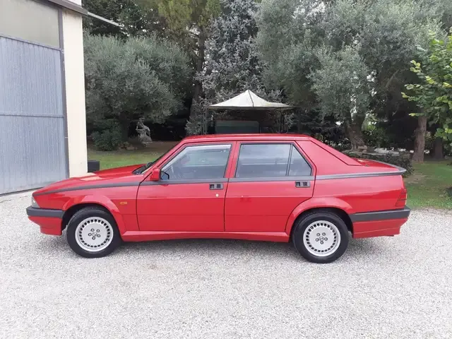 Alfa Romeo 75