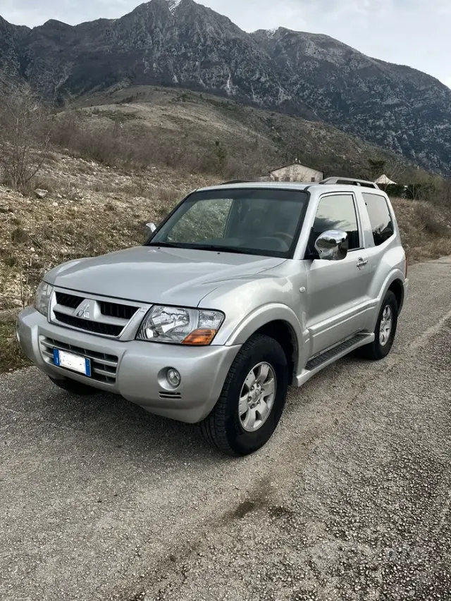 Mitsubishi Pajero (2000-2007)