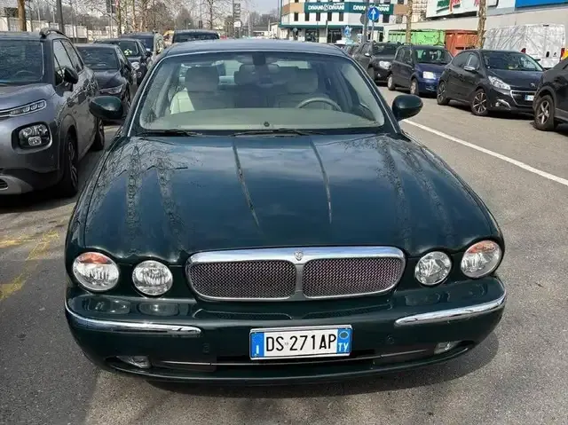 Jaguar XJ