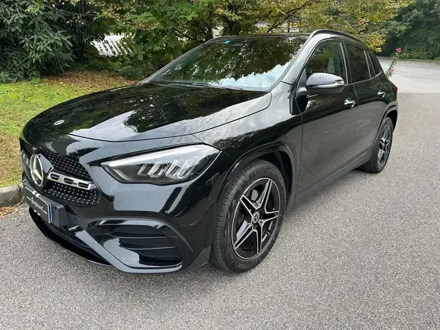 Mercedes-Benz GLA 200