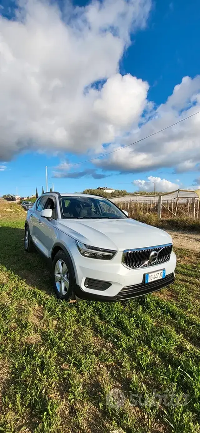 Volvo XC40 (2017-->)