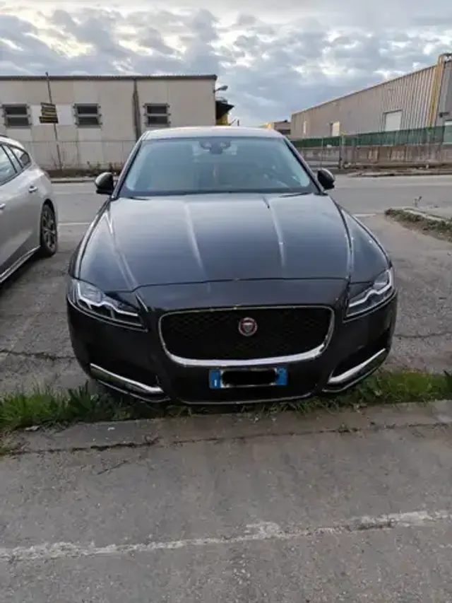 Jaguar XF