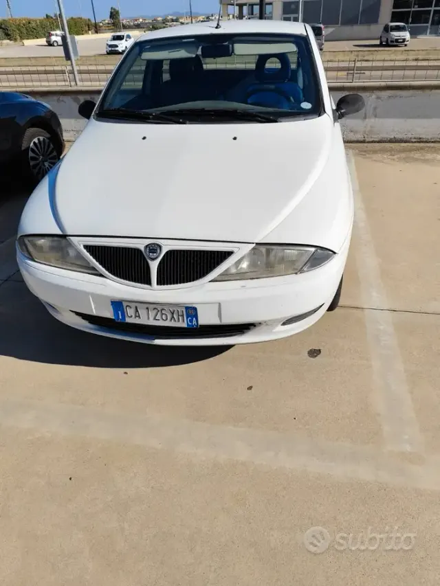 Lancia Y