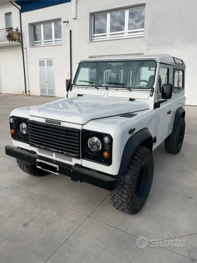 Land Rover Defender
