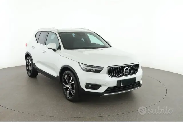 Volvo XC40 (2017-->)