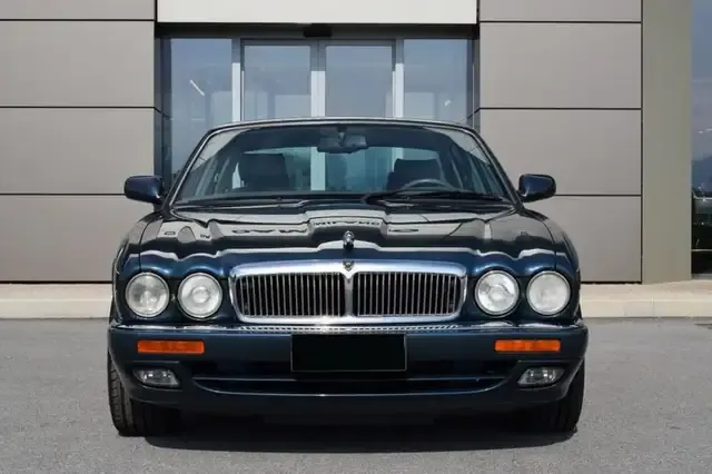 Jaguar XJ6