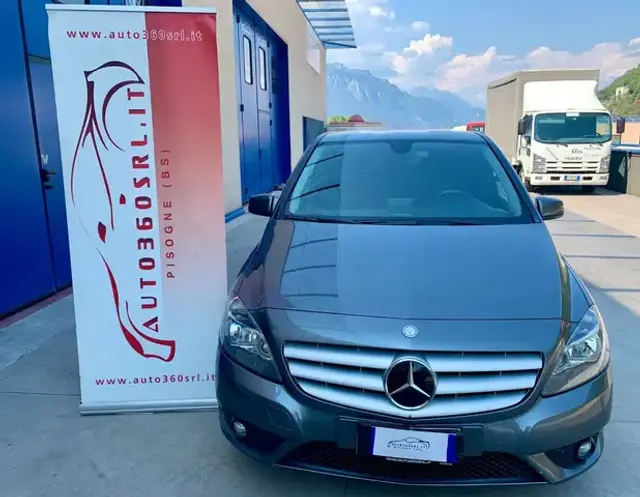 Mercedes-Benz B 200