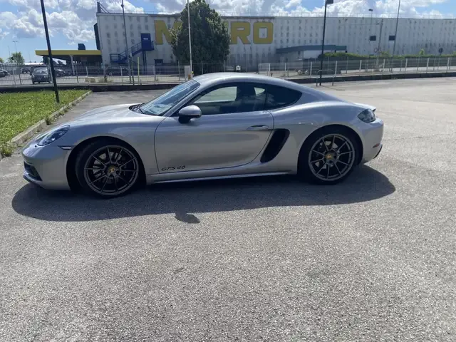 Porsche 718