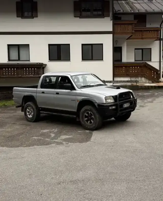 Mitsubishi L200