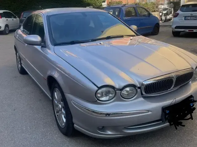 Jaguar X-Type