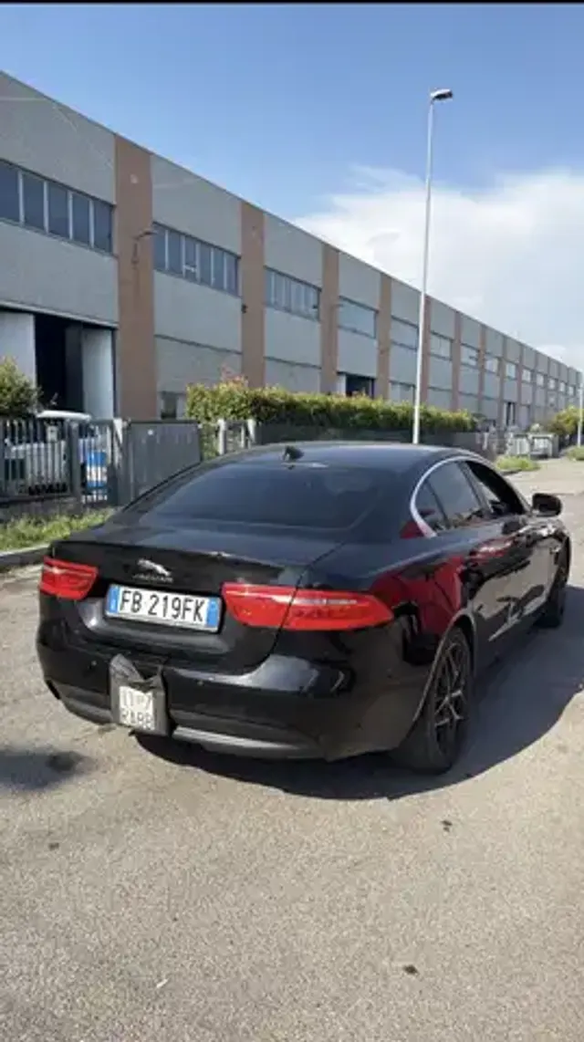Jaguar XE