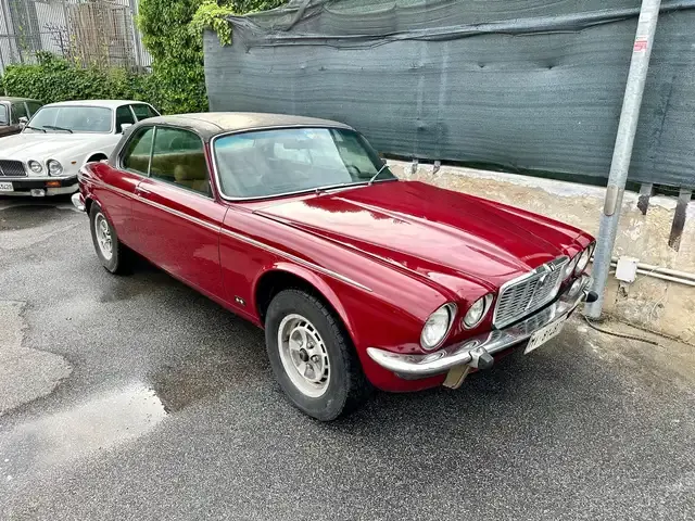Jaguar XJ12